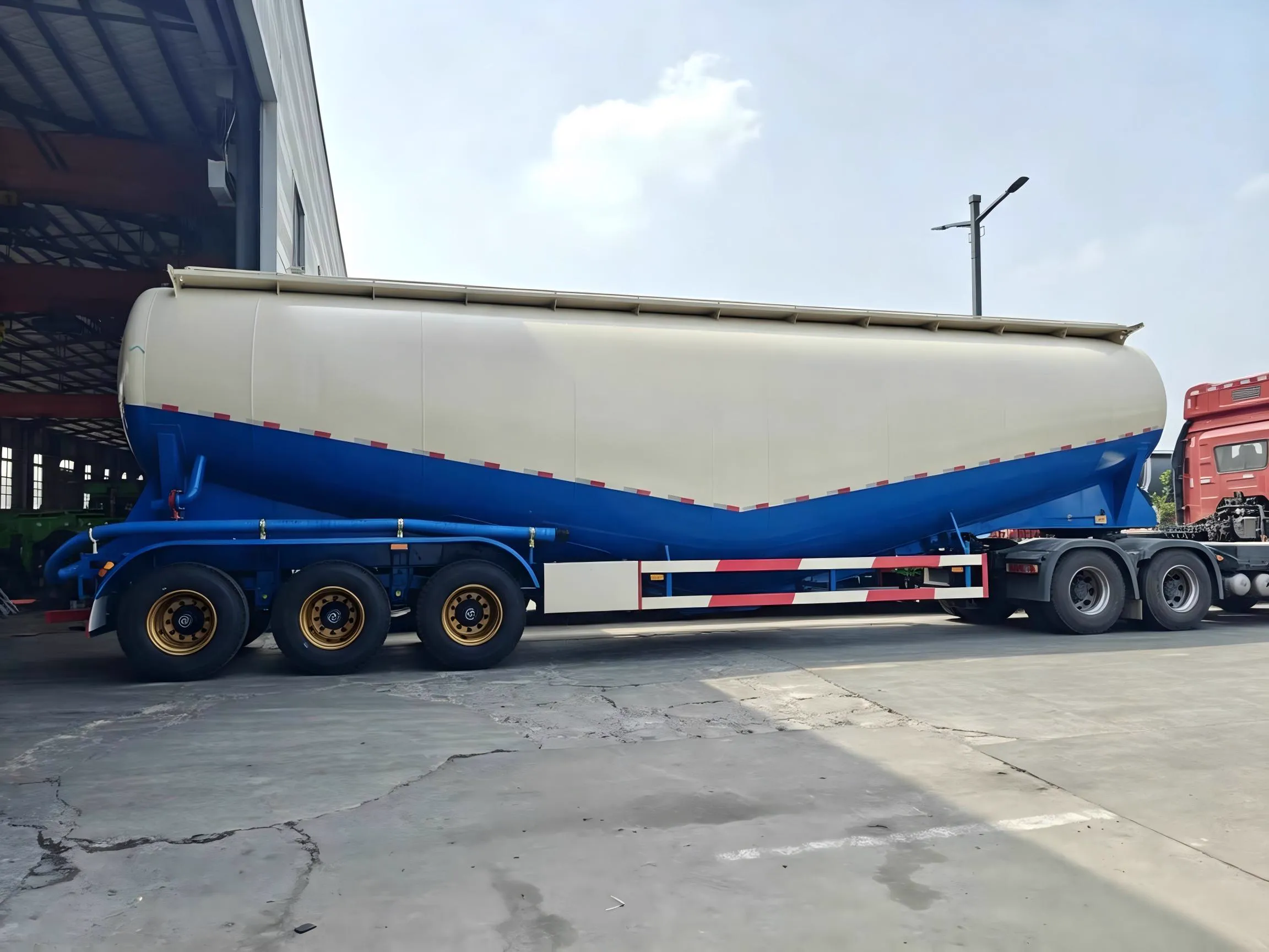3 Axles Dry Bulk Powder Tanker Trailer