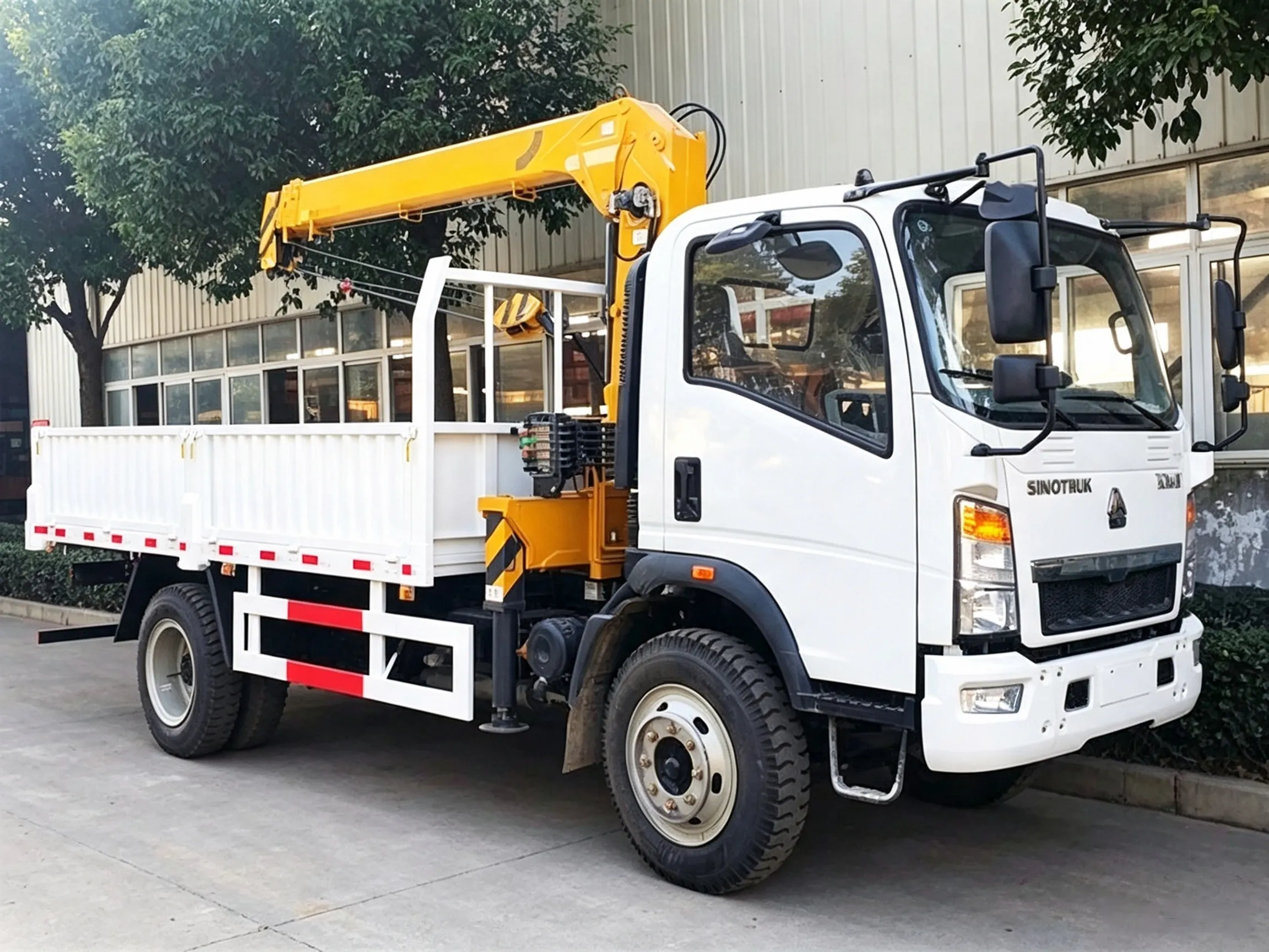 4×2 Truck Mounted Cranes