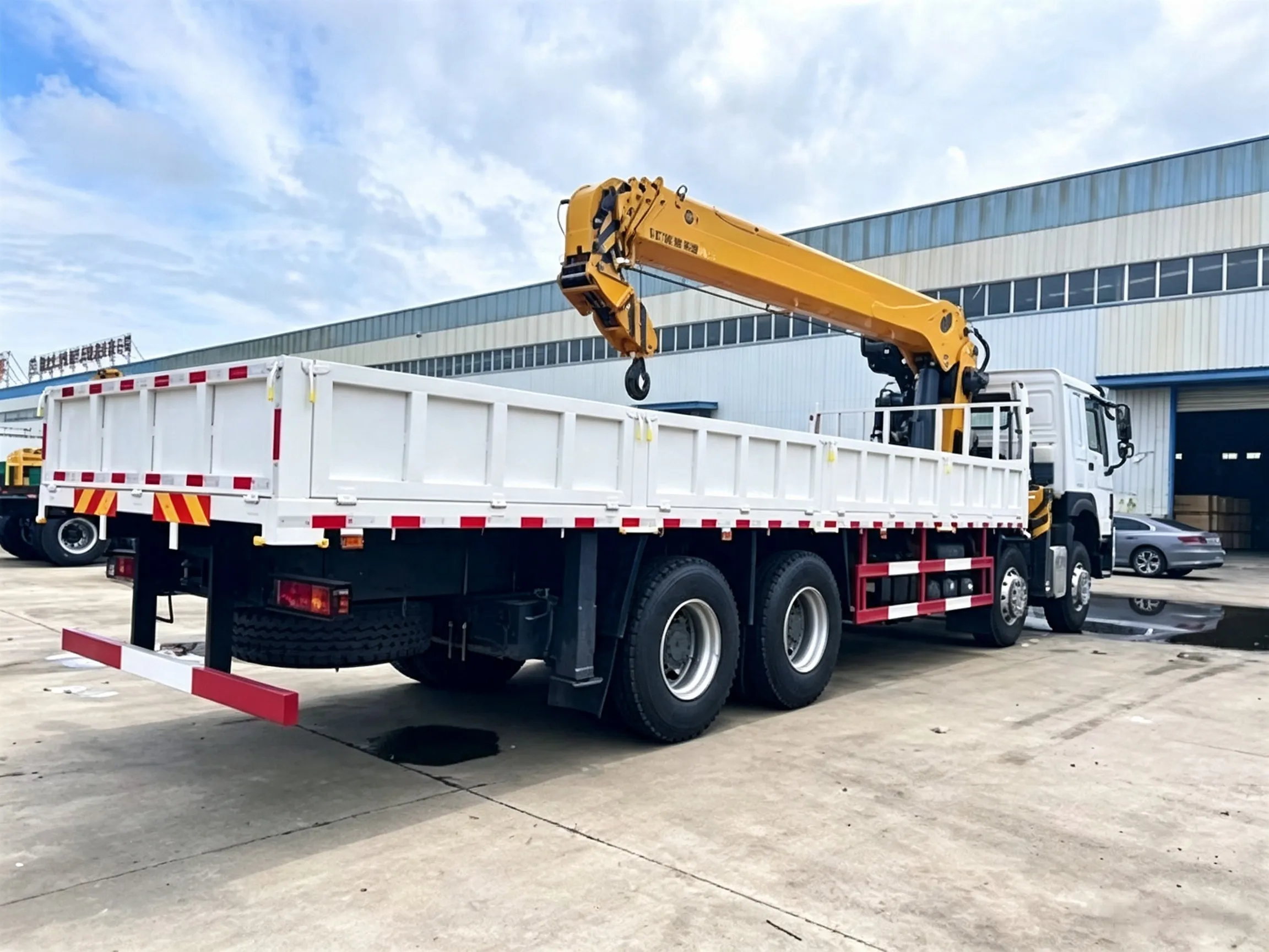 8×4 Truck Mounted Cranes