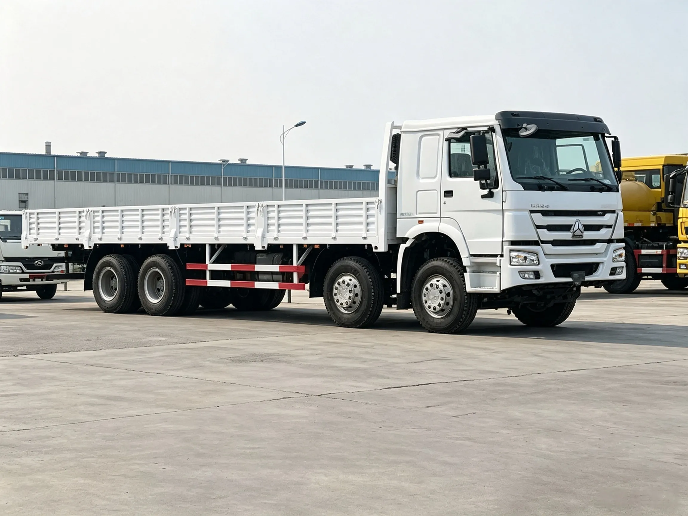 8×4 Cargo Trucks