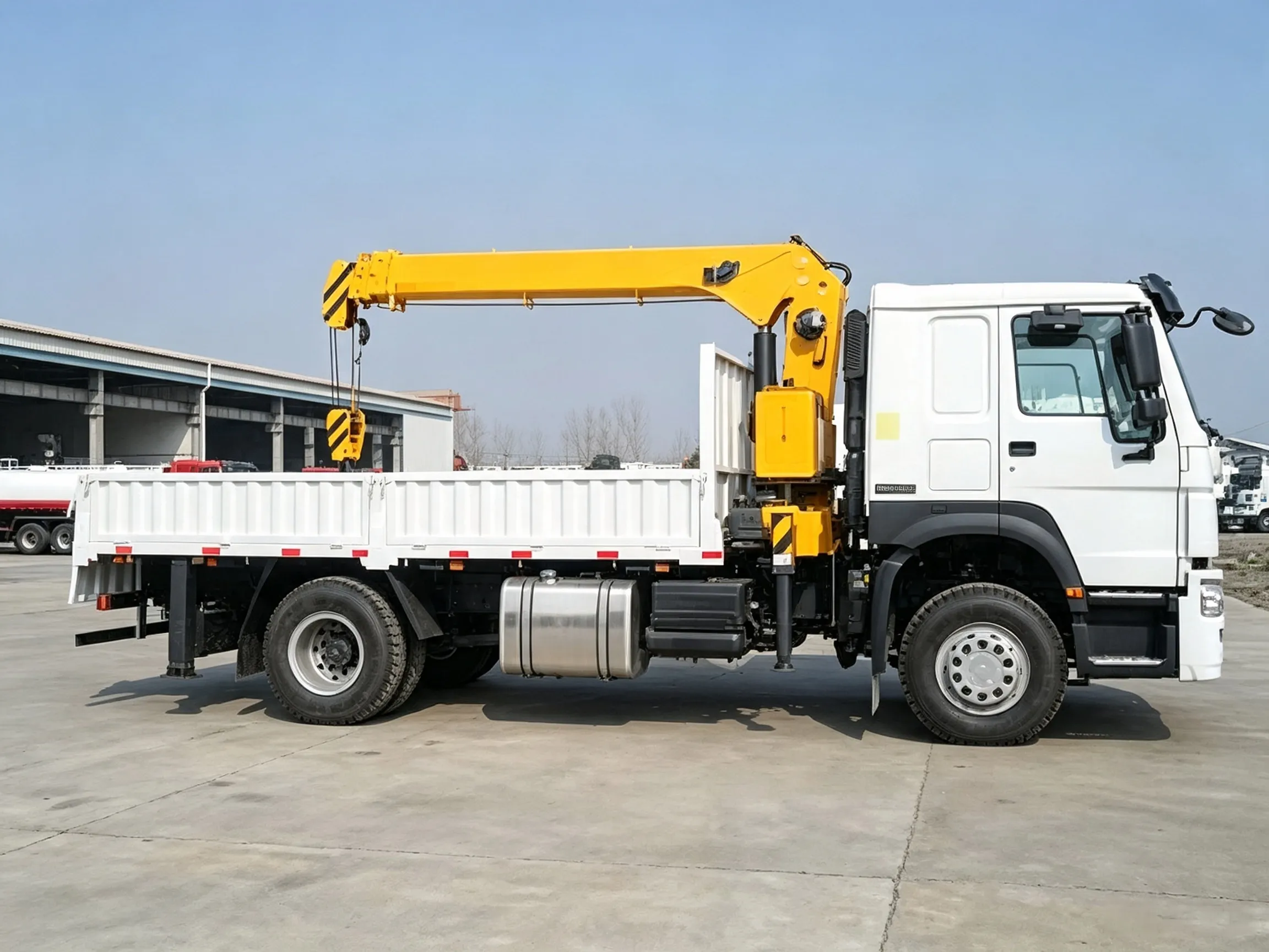 4×2 Truck Mounted Cranes
