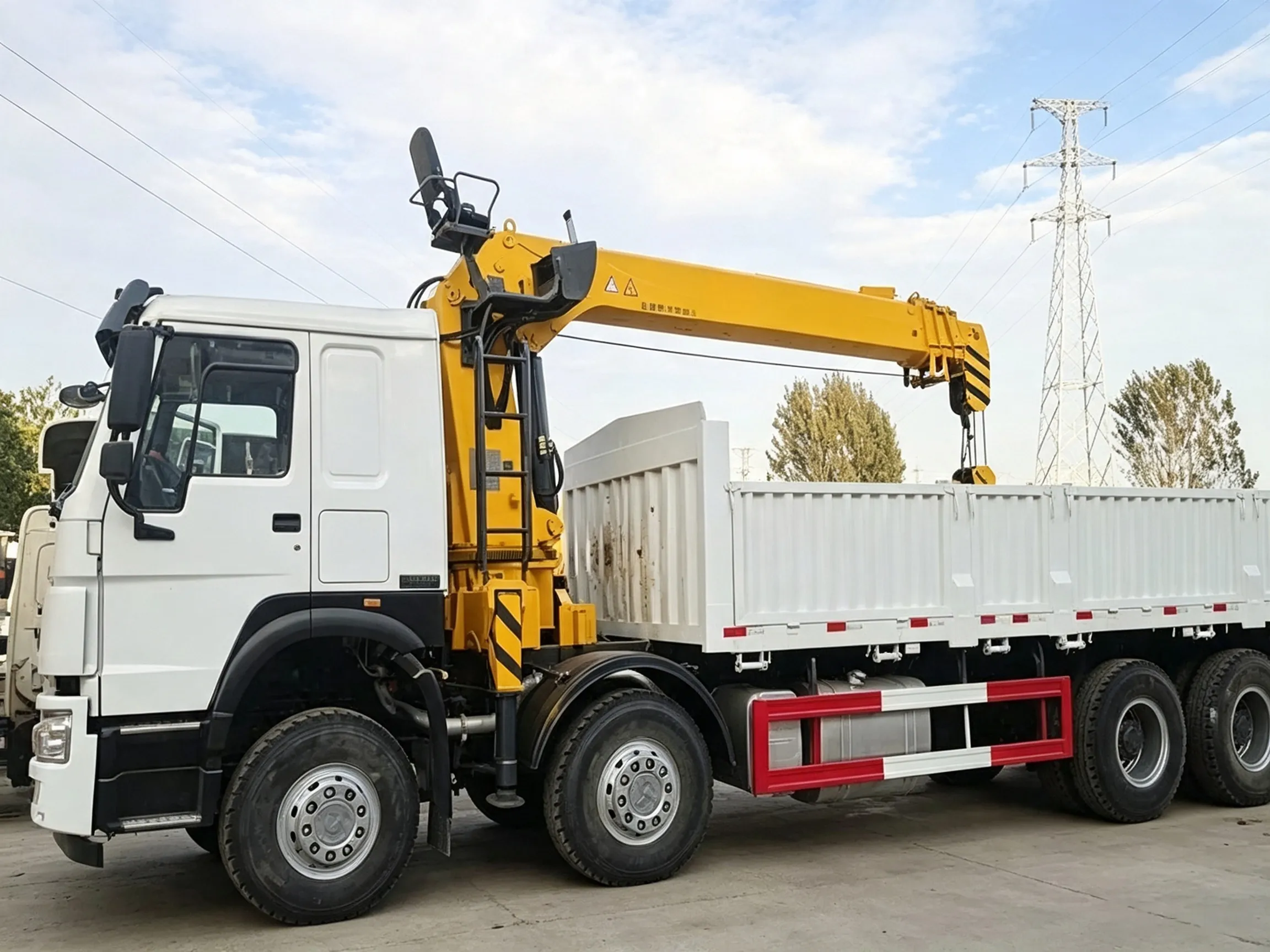 8×4 Truck Mounted Cranes