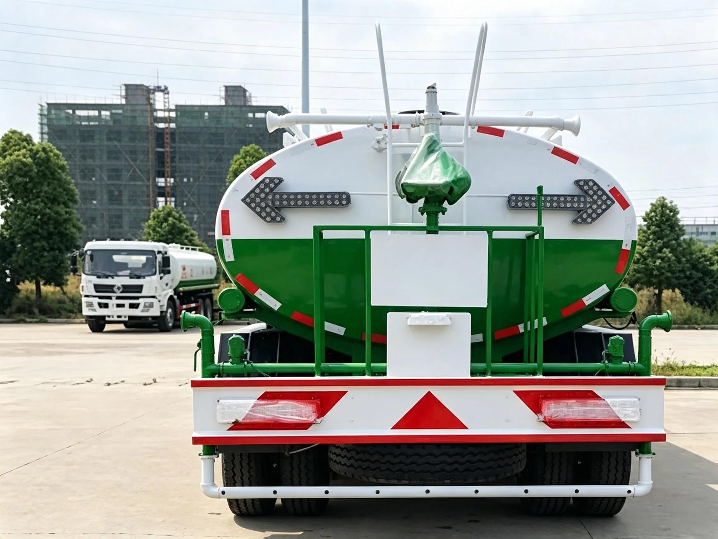 8×4 Water Sprinker Tank Trucks