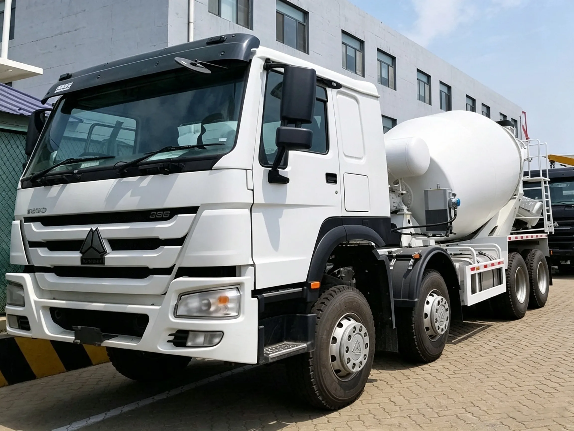 8×4 Concrete Mixer Trucks